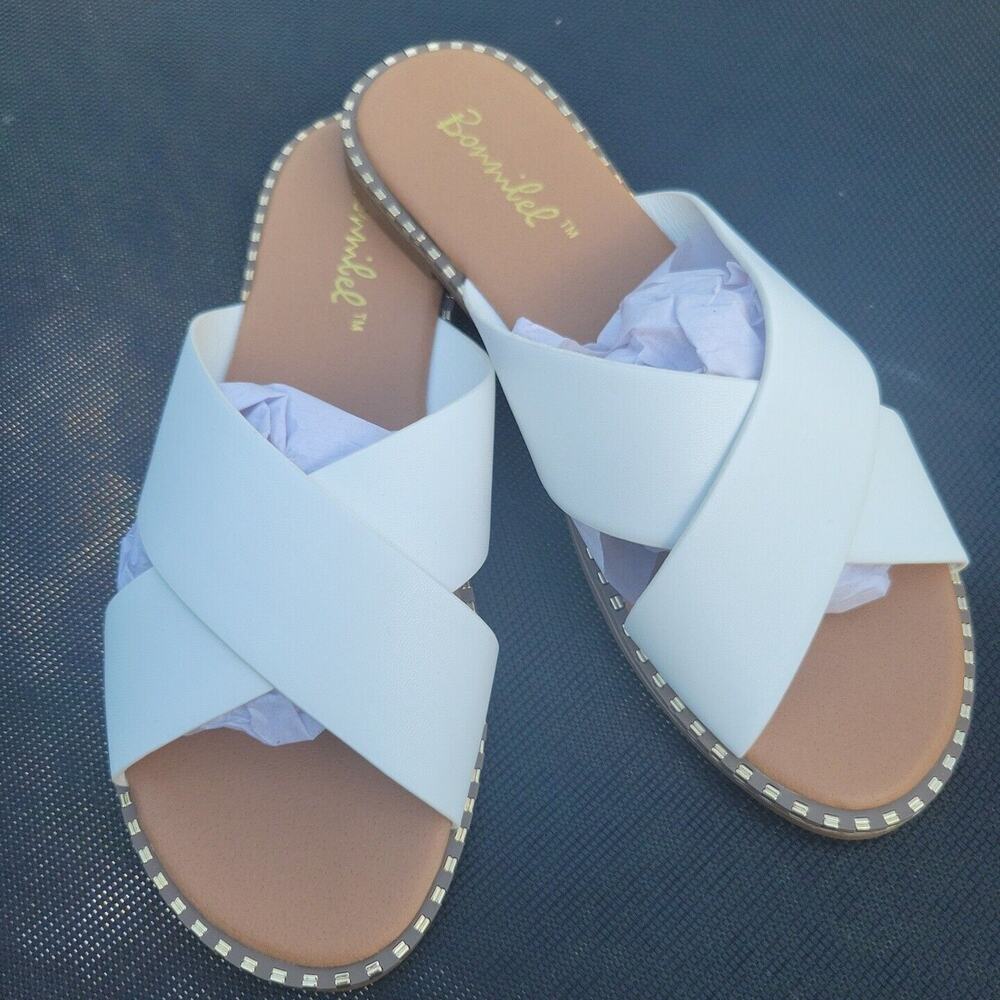 Bonnibel Shoe Women 5.5 Slides Sandal Large White Crisscross Strap Studded Brown